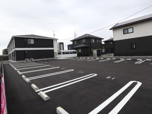 イーストヒルズEの駐車場
