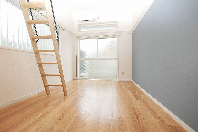 パレス戸坂桜東町の居間・リビング|パレス戸坂桜東町108号