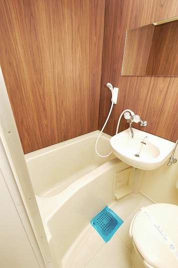 パレス戸坂桜東町の浴室|パレス戸坂桜東町108号