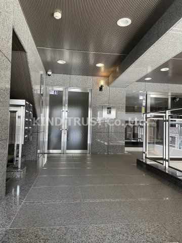 クレピス21のエントランス|ゆとりのあるエントランスです