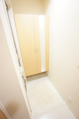 【玄関】 | バードネイチャー E | ※同物件・反転タイプの写真です。