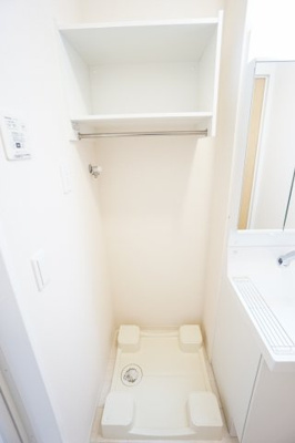 【洗面所】 | バードネイチャー E | ※同物件・反転タイプの写真です。