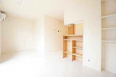 【居間・リビング】 | バードネイチャー E | ※同物件・反転タイプの写真です。