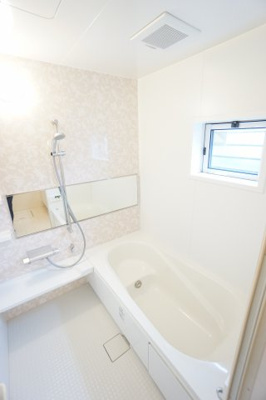 【浴室】 | バードネイチャー E | ※同物件・反転タイプの写真です。