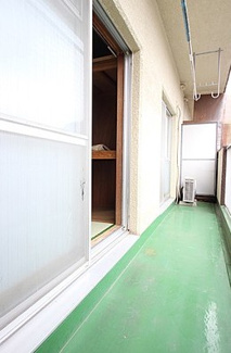 【バルコニー】