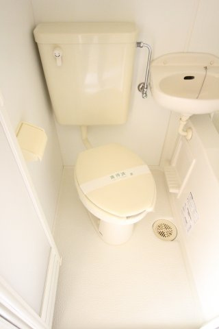 エコルステージ東白楽のトイレ|同アパートの参考写真です。