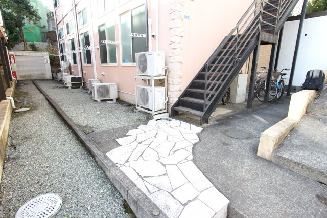 エコルステージ東白楽のエントランス