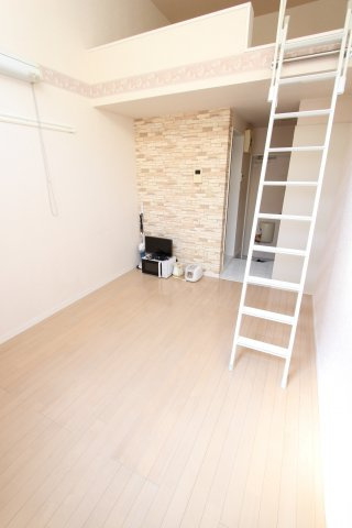 エコルステージ東白楽の居間・リビング|同アパートの参考写真です。