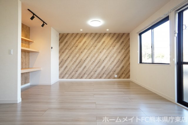 熊本市東区沼山津２丁目のアパートの居間・リビング