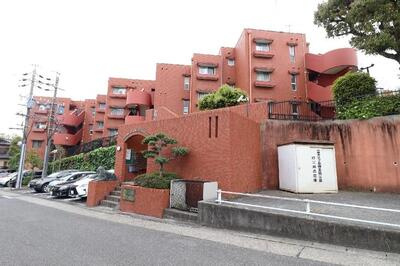 【外観】 | ライオンズマンション八事富士見ヶ丘＜仲介手数料無料＞ | リノベーション済み。
保証付きマンションです。
昭和区の不動産売買の事ならマックスバリュで住まい相談エムワイホームにお任せください。