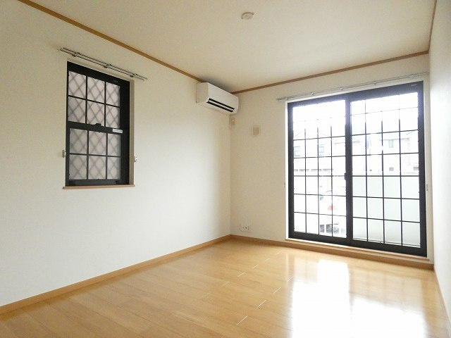 シャルマンDの洋室