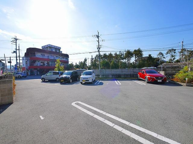 シャーメゾン桜の駐車場|駐車場に車を止められます