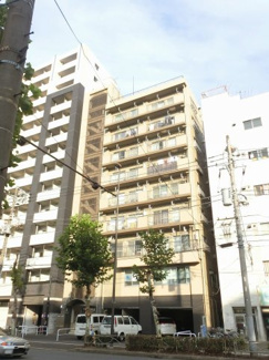 【外観】 | 総戸数３６戸、昭和５２年８月築、管理人は日勤勤務につき管理体制良好です♪