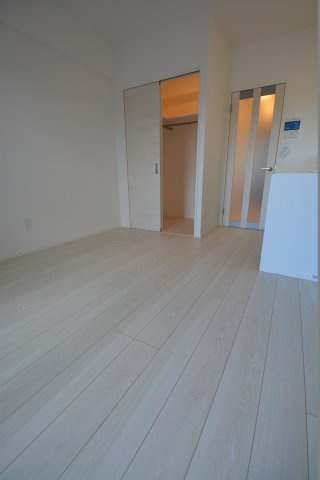 【洋室】 | Bay Ridge | 落ち着いた色調の洋室です