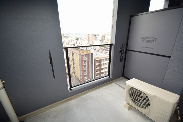 【バルコニー】 | Bay Ridge | 外からの目が気にならないバルコニーで洗濯物が干せます