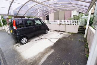 【駐車場】