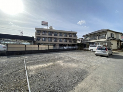 【駐車場】 | サンストリームOKABE | いつでも目の届く敷地内に駐車場があります♪お車をお持ちのファミリーさんにオススメです☆