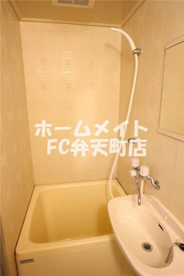 【浴室】 | CT国際弁天町 | コンパクトで使いやすいお風呂です