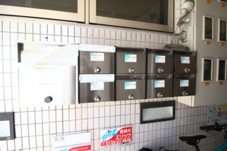 【設備】 | エントランスライフ白梅町 | 集合ポスト