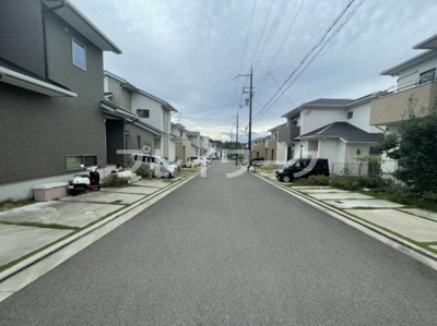 【前面道路含む現地写真】 | 槇塚台小・タマタウン堺・泉ヶ丘開発区域内・堺市南区逆瀬川 | 前面道路含む現地写真です