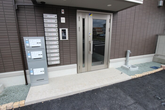 熊本市東区下南部３丁目のアパートのエントランス