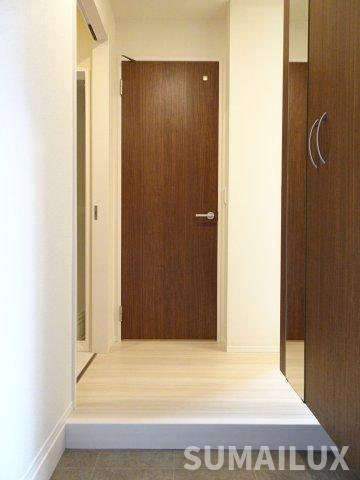 熊本市東区下南部３丁目のアパートの玄関