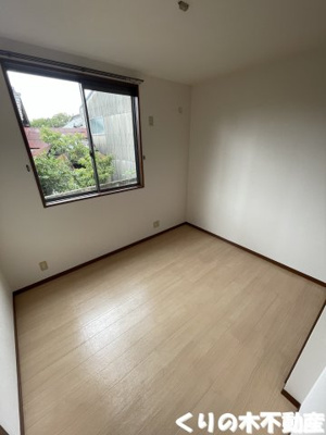 【洋室】 | チェリーハイツ | 明るい洋室です