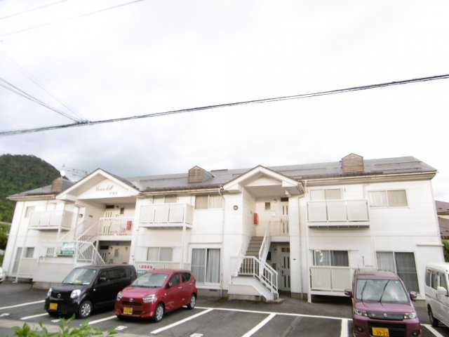 グリーンヒル平清水の駐車場