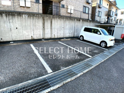 【駐車場】 | シャルマン松橋Ａ | 車をお持ちの方に嬉しい駐車場付きの物件です