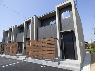 【外観】 | カシータ際波　S | 長期優良住宅認定のデザイナーズ戸建て。ウッドフェンス（テラス）があり外部からの視線の心配もありません。