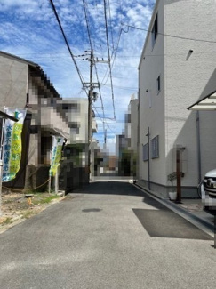 【前面道路含む現地写真】