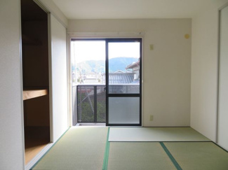 【和室】 | アゼリアコートC棟 | 南面にバルコニー有り　同タイプの別の部屋の写真です