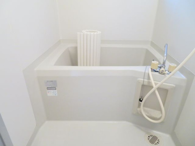 【浴室】 | アゼリアコートC棟 | 同タイプの別の部屋の写真です