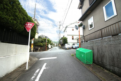 【前面道路含む現地写真】 | 宇治市木幡御蔵山　中古戸建