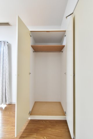 オブリガード西京の収納|クローゼット