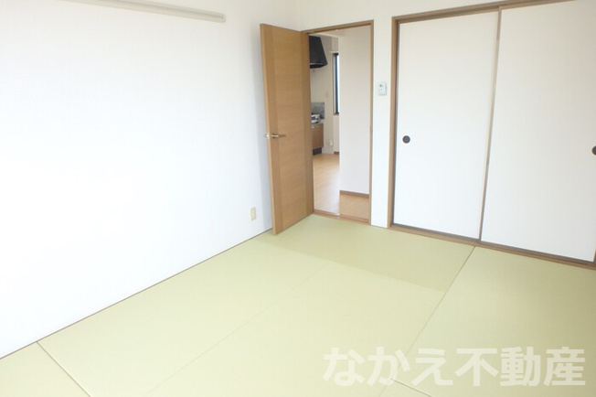 【寝室】 | 広くて明るい寝室
