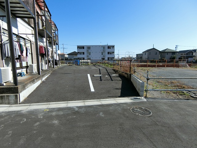カギナカハイツAの駐車場
