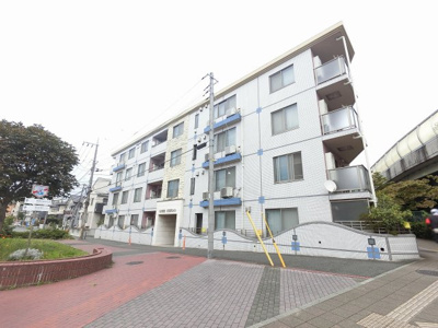 【外観】 | ロワール市ヶ尾 | 総戸数３３戸、平成１２年１１月築、管理人は日勤勤務につき管理体制良好です♪