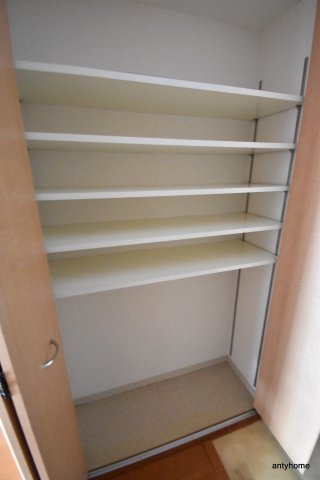 URBAN FLATS江坂　仲介手数料無料の収納