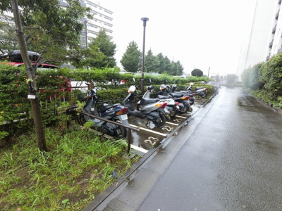【その他共用部分】 | 【売主直売】県ドリームハイツ８号棟 | バイク置場です。