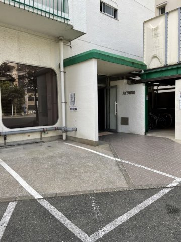 ハイツ城西のエントランス