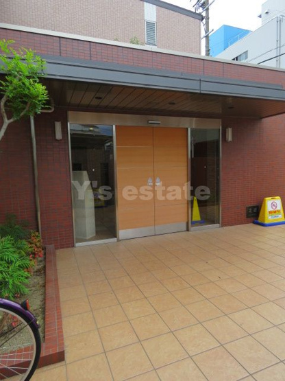 【エントランス】 | ロイヤルエフメゾン
