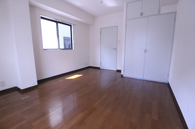 【寝室】 | ランドロード川野