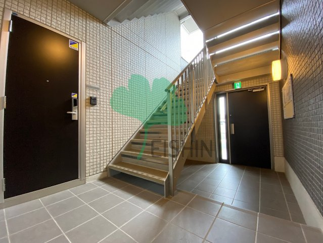 D-room博多駅南2番館(ディールーム博多駅南2番館)のエントランス