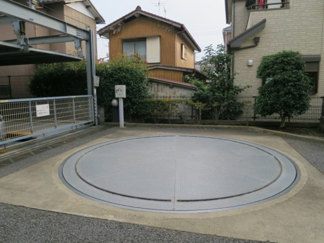 【駐車場】 | パインツリーコート
