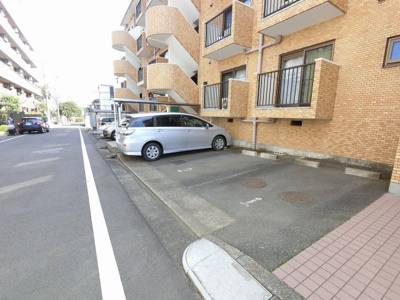 【駐車場】 | グリーンハイツ十日市場 | 平置き駐車場です。