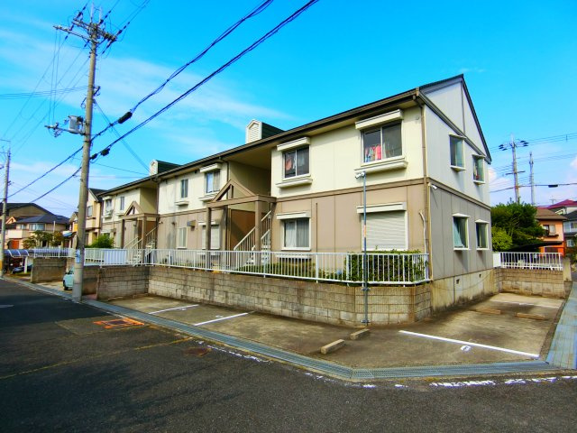 コーポファミールの外観