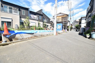 【前面道路含む現地写真】 | 現地見学や資料請求などお気軽にお問合わせ下さい。
周辺環境とあわせて現地ご案内致します。
