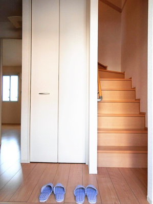 【玄関】 | ロイヤル・メゾンA棟