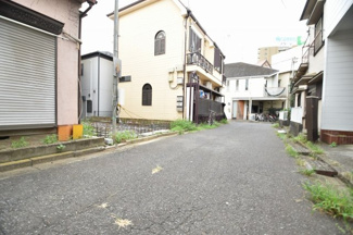 【前面道路含む現地写真】 | 現地見学や資料請求などお気軽にお問合わせ下さい。
周辺環境とあわせて現地ご案内致します。